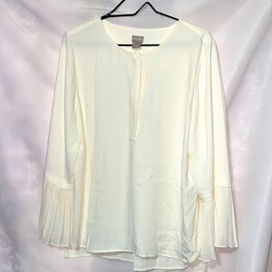 CHICOS WO SIZE 12/14  CREAM COLOR BLOUSE FLOWY PLEATED CUFFS  HIDDEN BUTTONS EUC